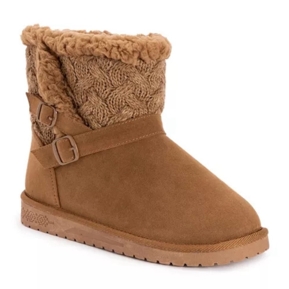 Muk Luks Alyx boot in walnut size 8